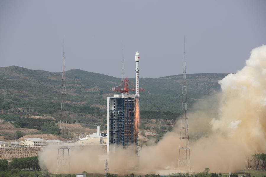 الصين تُطلق أربعة أقمار صناعية إلى الفضاء