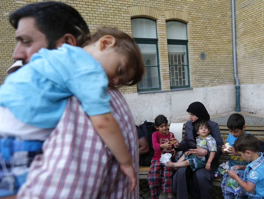 سوريا ومصر أعلى الدول العربية طلباً للجوء الأوروبي للقُصر (رويترز)