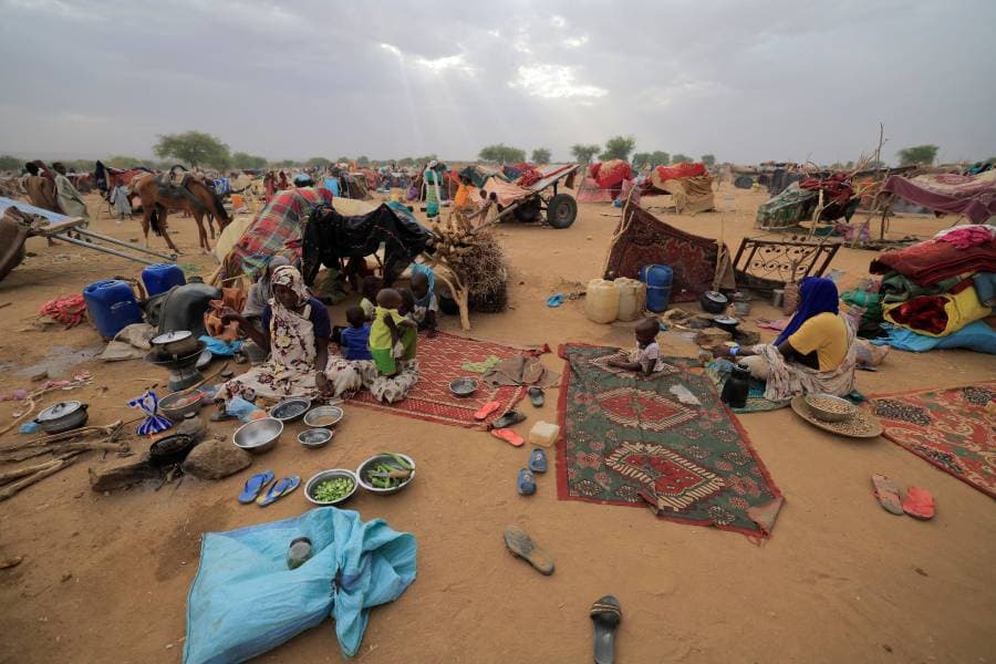 السودان في قبضة الجوع.. برنامج الأغذية يطالب بـ200 مليون دولار لتجنب المجاعة (رويترز)