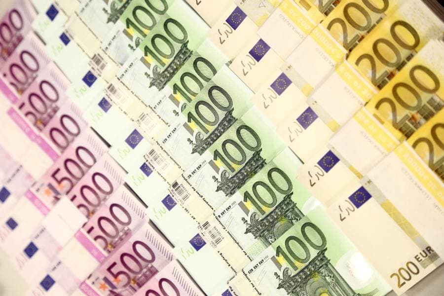 الاتحاد الأوربي ومنطقة اليورو يحققان فائضاً تجارياً في أبريل (رويترز)