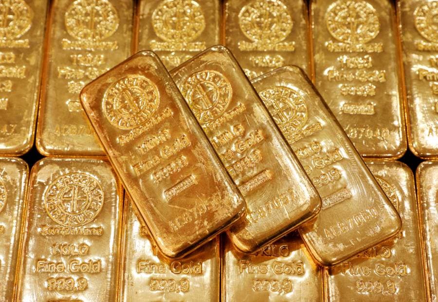 الذهب يصعد بعد زيادة رهانات خفض الفائدة وسط بيانات أميركية ضعيفة (رويترز)