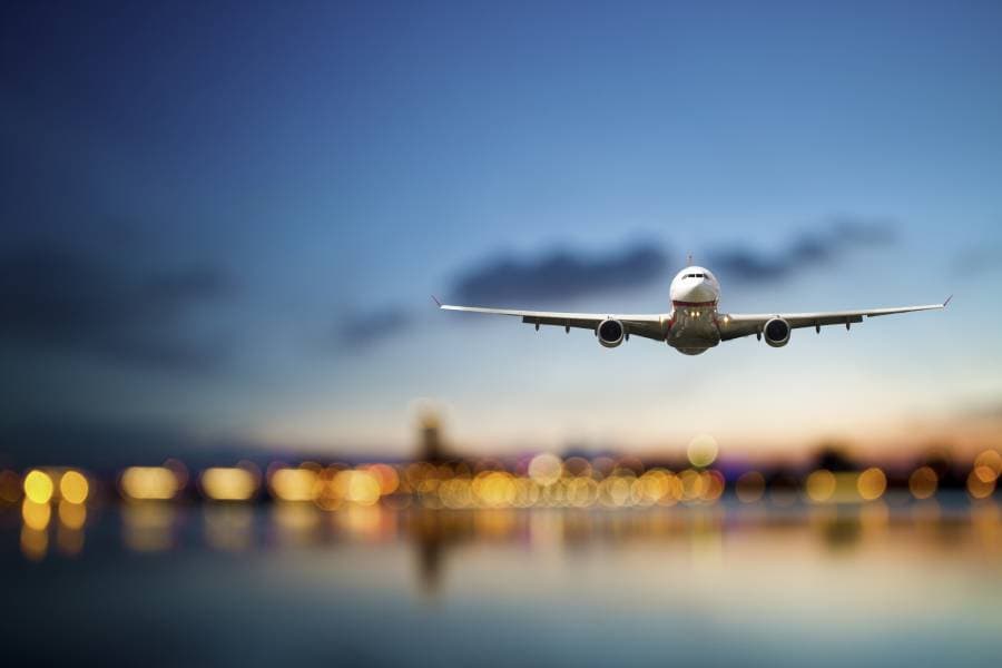 توقعات بانخفاض أرباح شركات الطيران رغم الرحلات الجوية القياسية