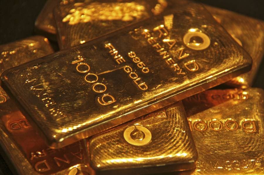 روبرت كيوساكي: ركود اقتصادي قريب.. والذهب سيرتفع إلى 15 ألف دولار للأوقية (رويترز)