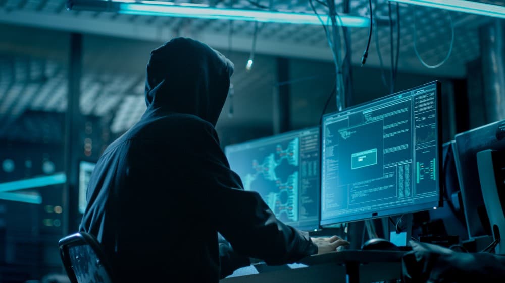 عودة عصابات الجرائم الإلكترونية والتهديدات تصل للإيذاء في العالم الحقيقي