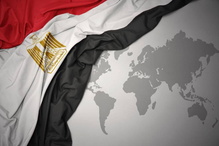 تحويلات المصريين العاملين بالخارج تصل إلى نحو 2.9 مليار دولار