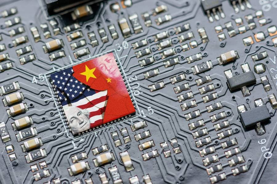 أميركا تولع حرب الرقائق من جديد وتحث حلفاءها على عدم تقديم أدوات صناعة الرقائق للصين