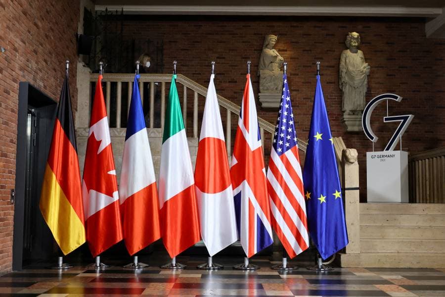 صورة أرشيفية لأعلام الدول الأعضاء في مجموعة السبع