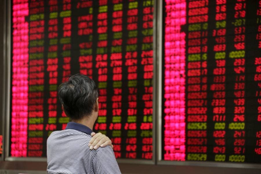 الأسواق الآسيوية تتراجع بعد الهجوم الإيراني على إسرائيل (رويترز)