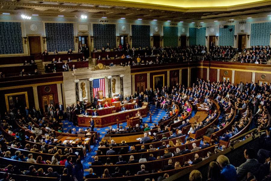 مجلس النواب الأميركي يصوت لصالح مشروع قانون قد يحظر فعلياً تطبيق تيك توك في الولايات المتحدة.