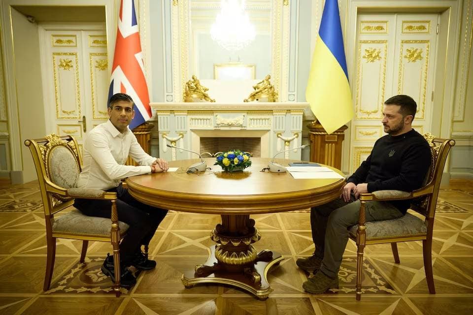 رئيس الوزراء البريطاني مع الرئيس الأوكراني