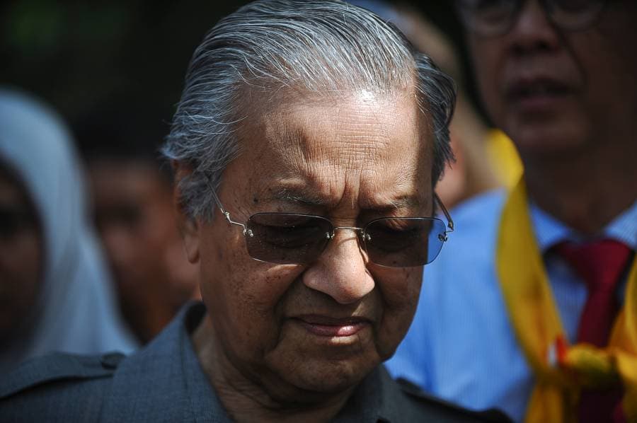 مكافحة الفساد الماليزية: رئيس الوزراء الماليزي السابق من بين الذين يُحقق معهم في قضية فساد