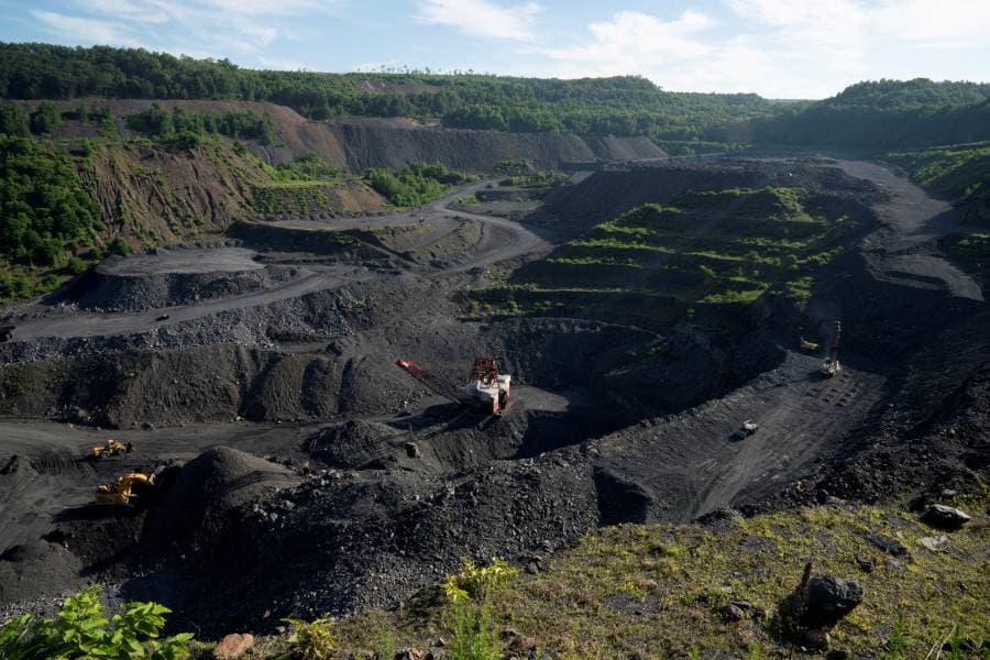 مجموعة السبع تتوصل إلى اتفاق للتوقف عن استخدام الفحم بحلول 2035 (رويترز)
