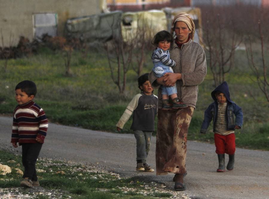الأوضاع الإنسانية تتفاقم بسوريا.. و8 ملايين إمراة بحاجة إلى مساعدات إنسانية (رويترز)
