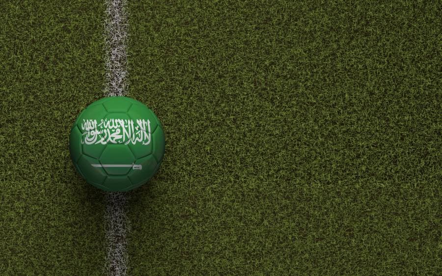 وسط ازدحام ملاعب المملكة بنجوم الكرة.. إلى أين وصل اللاعب السعودي؟