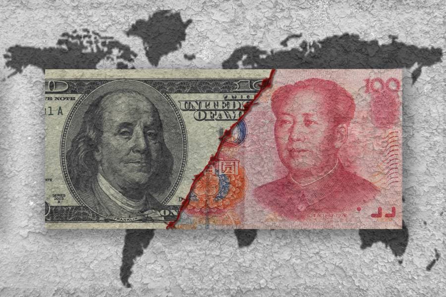 صراع الهيمنة.. اليوان يزاحم الدولار في مدفوعات التجارة العالمية