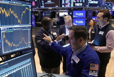 العريان: عوائد الذهب والبيتكوين تتفوق على &laquo;وول ستريت&raquo; في يناير 2025