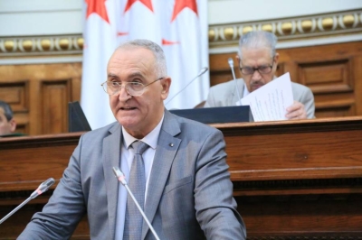 بشكل مفاجئ.. الرئيس الجزائري يُقيل وزير المالية