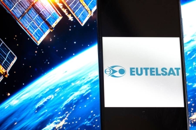 ألمانيا تموّل الإنترنت الفضائي في أوكرانيا عبر «Eutelsat» كبديل لـ «ستارلينك»