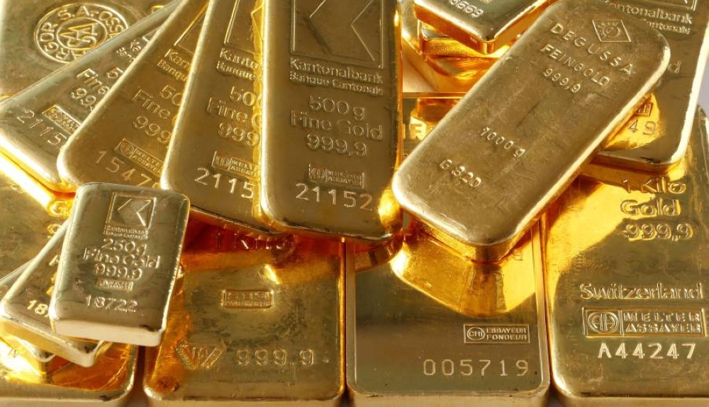 الذهب يقلص خسائره بعد بيانات أميركية صادمة
