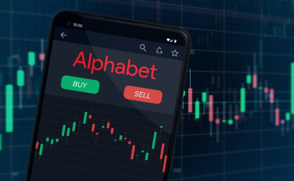 أسهم &laquo;ألفابت&raquo; ترتفع مع زيادة رهانات الذكاء الاصطناعي في قوة الإعلانات