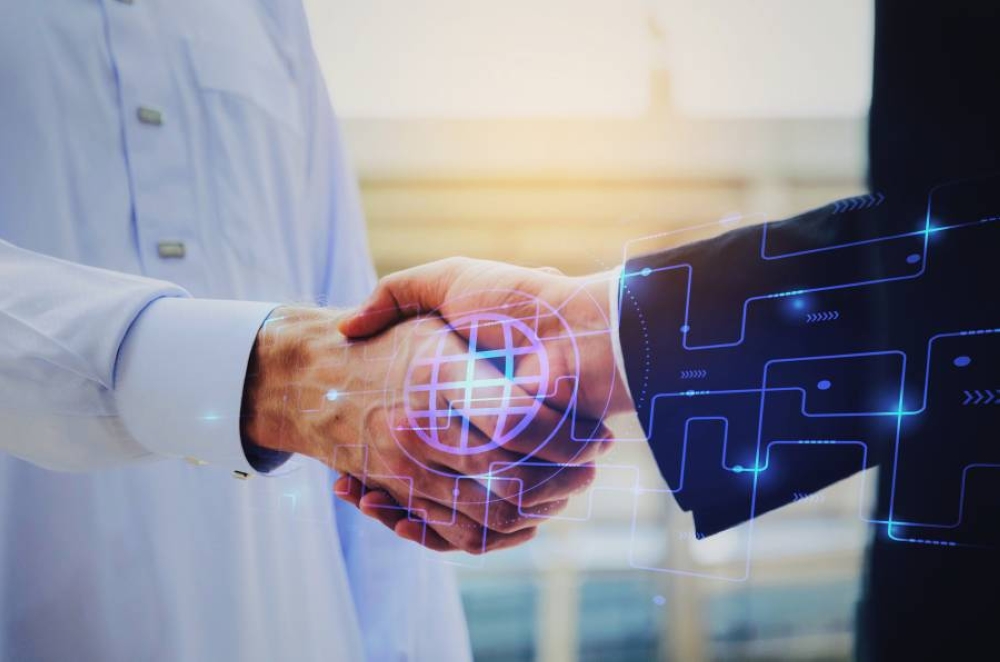 أفضل القطاعات والتخصصات في سوق العمل الإماراتي 2025