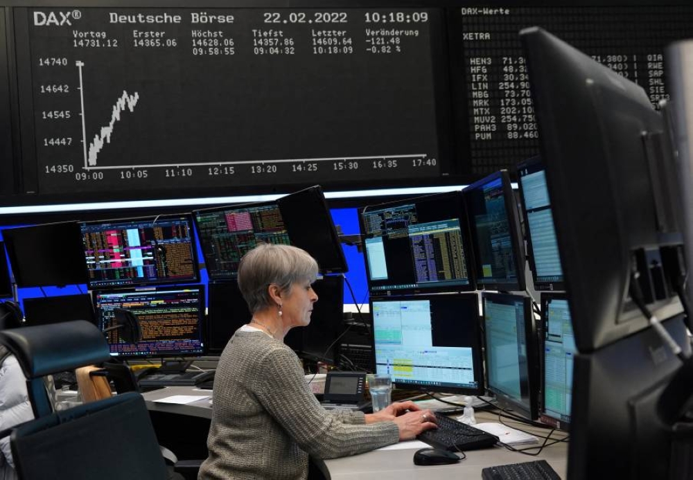 الأسهم الأوروبية تتراجع مع تقييم المستثمرين الأرباح وترقب قرار الفيدرالي