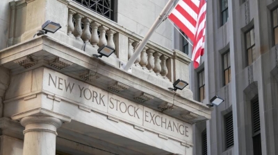 وول ستريت تغلق على ارتفاع بعد تثبيت الاحتياطي الفيدرالي أسعار الفائدة