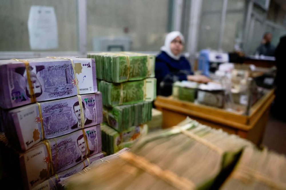 سعر الدولار اليوم في سوريا الأربعاء.. الليرة تقفز بعد قرار ترامب