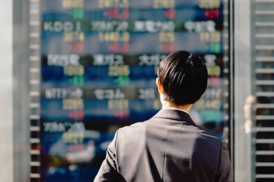 ثقة متجددة.. المستثمرون اليابانيون يواصلون شراء الأسهم الأجنبية للأسبوع الثامن