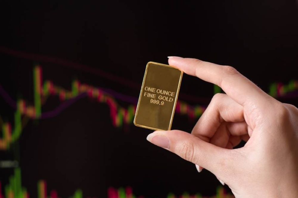 الذهب ينخفض أكثر من 3% في أسبوع الأسوأ منذ 6 أشهر