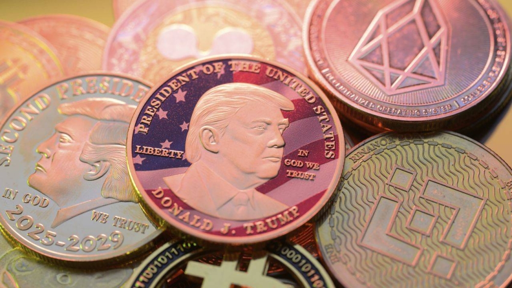 داخل غرفة عشاء عملة ترامب الميمية.. كيف جمع الرئيس أنصاره الأغنياء في أمسية مشفرة؟
