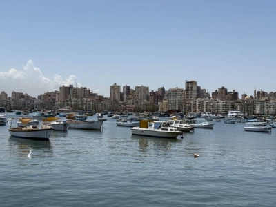 عاصفة رعدية تضرب الإسكندرية وخبير: 700 مليون دولار  تحتوي الأزمة