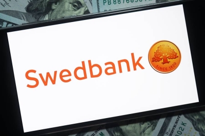 سويدبنك يستهدف عائد 15% ويُنهي تجميد التوظيف قريباً