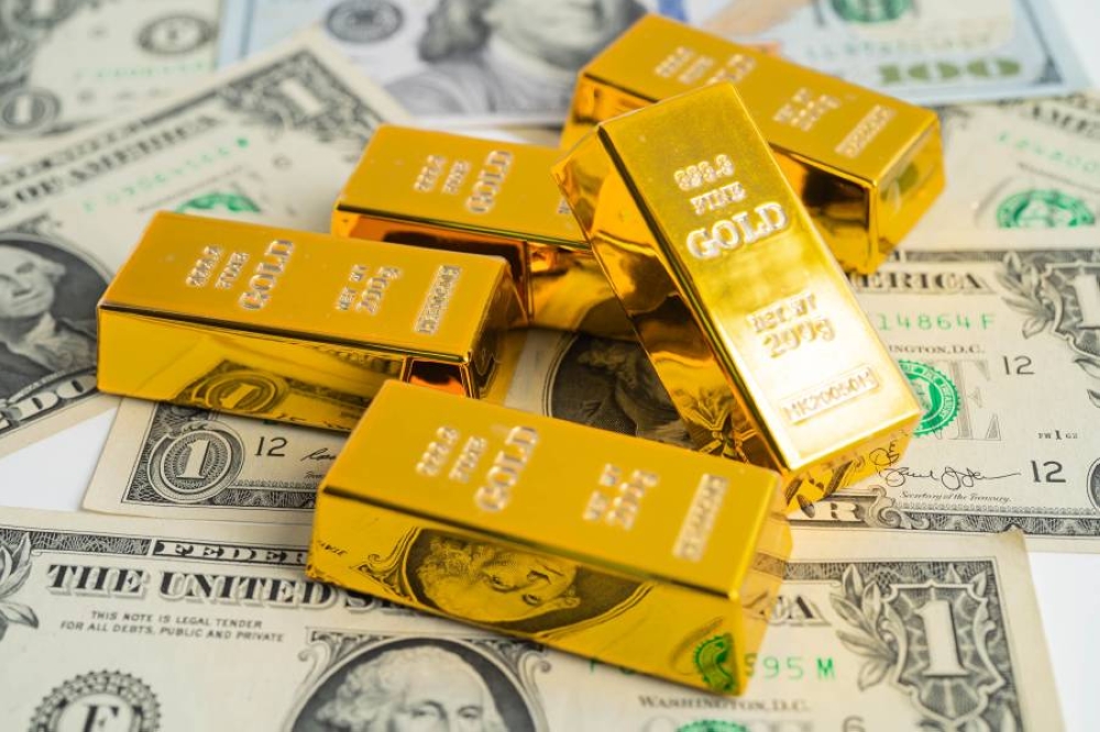 الذهب يتخطى 3,380 دولاراً للأونصة... مكاسب حذرة في أول أيام العيد