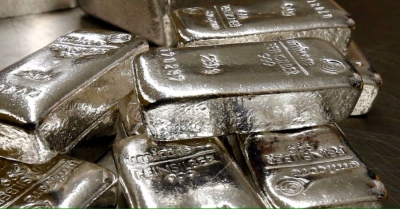 أسعار الفضة عند أعلى مستوى في 13 عاماً