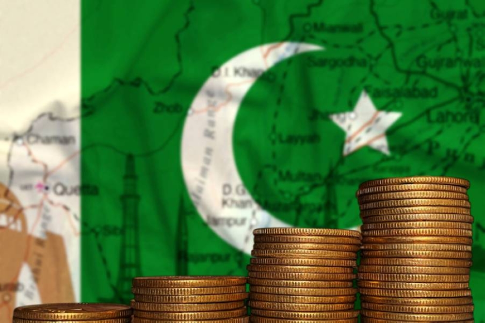 باكستان تخفض الإنفاق العام لكنها سترفع ميزانية الدفاع في 2025-2026