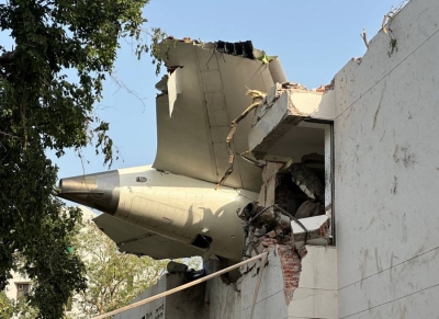 تحطّم الطائرة الهندية.. القصة الكاملة من الإقلاع إلى السقوط