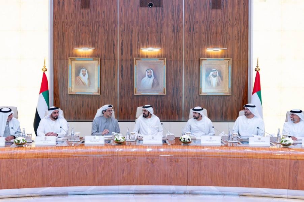 الإمارات تتقدم عالمياً وتدعم المواطنين وتؤسس مركزاً بحرياً 