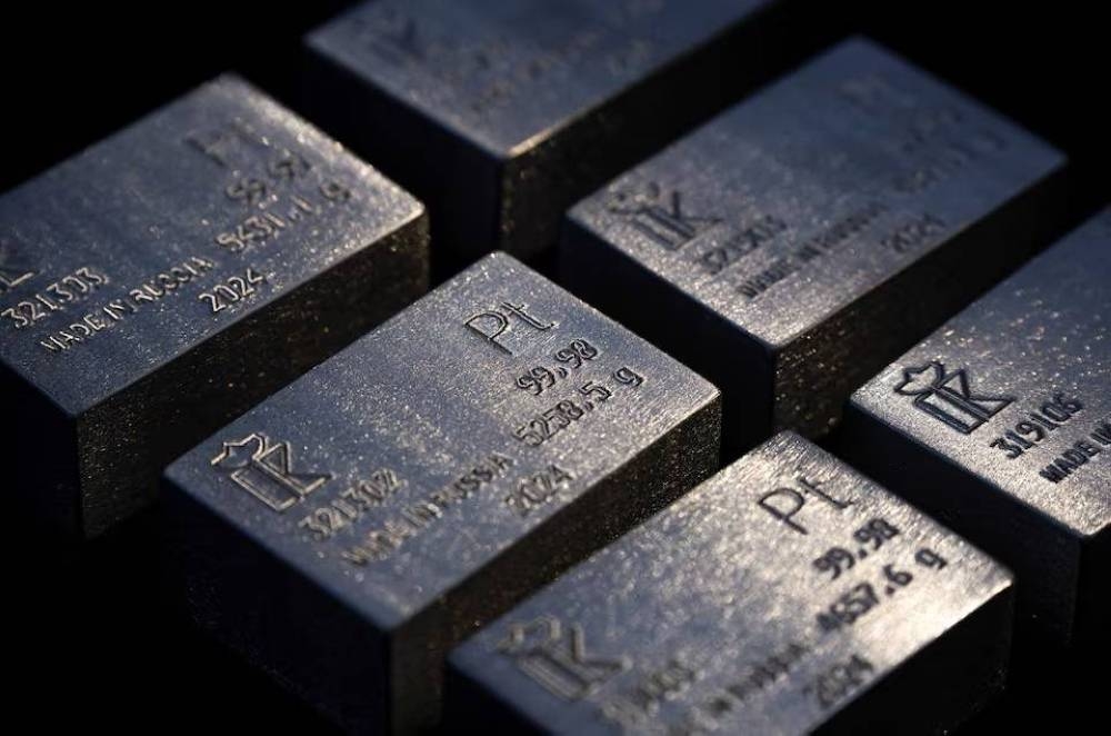 الفضة والبلاتين يخرجان من ظل الذهب.. هل بدأ عصر المعادن المنسية؟