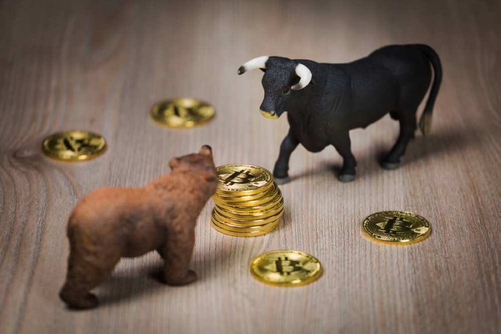 بيتكوين تقاوم التوترات الجيوسياسية.. لكن خطر الهبوط الكبير مستمر
