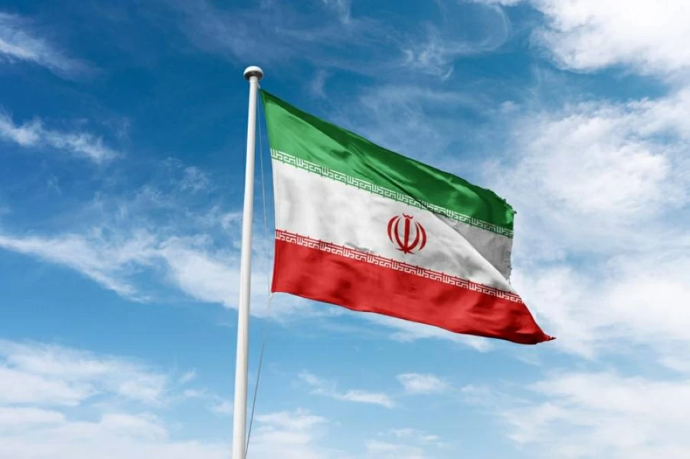 إيران تعيد فتح أجوائها أمام الرحلات الدولية وسط استمرار تعليق الرحلات في طهران