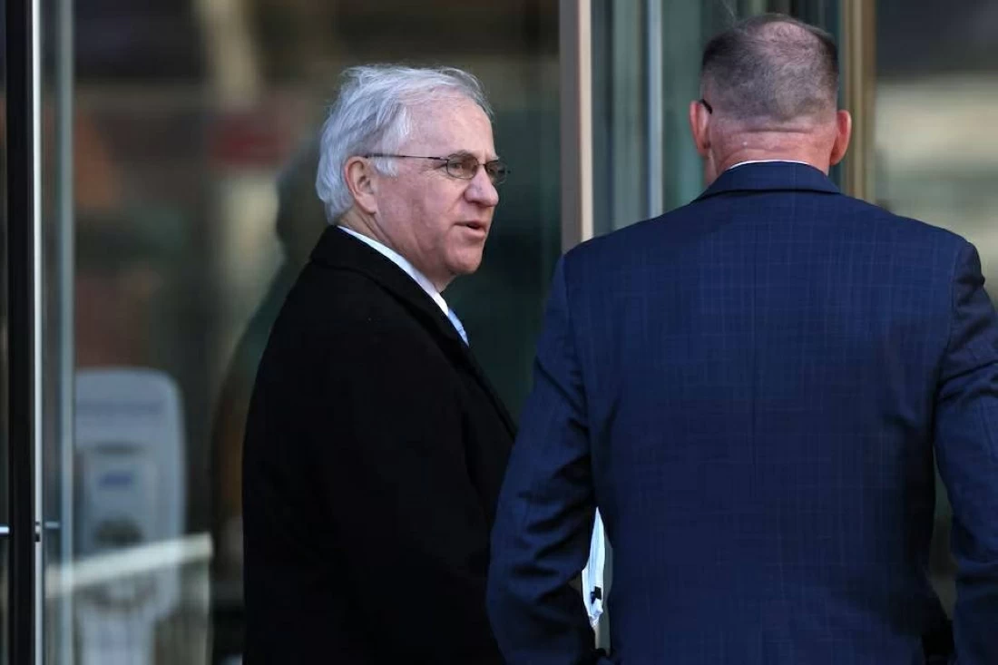 Trump pardons ex-Rep convicted of fraud