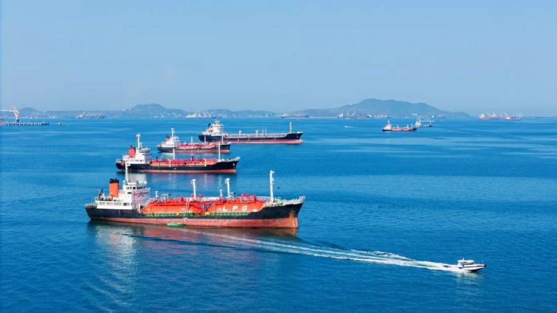 Rosneft Warns Strait Closure Risks Shipping Disruptions