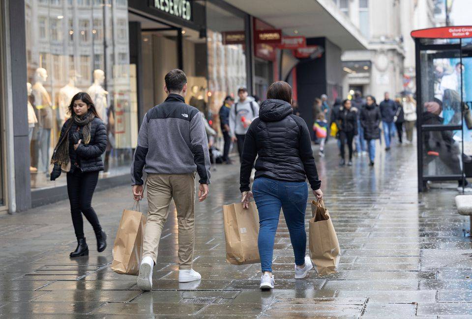 بدعم قطاع المواد الغذائية.. ارتفاع مبيعات التجزئة في بريطانيا 0.4%